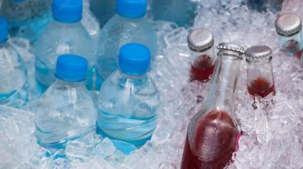 unele gospodine pun sticle de apa in congelator trucul care le salveaza de o problema mare