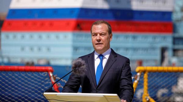 dmitri medvedev cere marii britanii sa cedeze insulele malvine catre argentina