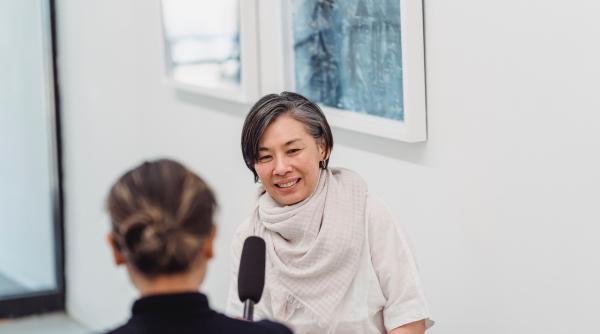 o jurnalista a fost speriata teribil de o mascota video