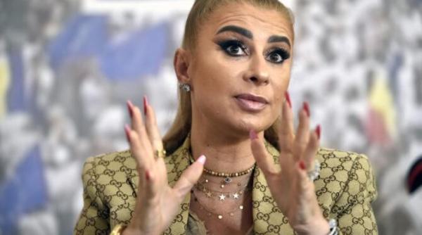 anamaria prodan pentru mine el e omul anului 2022 ador sa vorbesc zeci de ore cu el il ascult fara sa stiu cand trece timpul un barbat in adevaratul sens al cuvantului