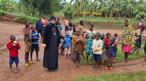 andreea marin si teo trandafir impreuna intr o emisiune de sarbatori povestea preotului nectarie concert voltaj episoade speciale de umor la kanal d