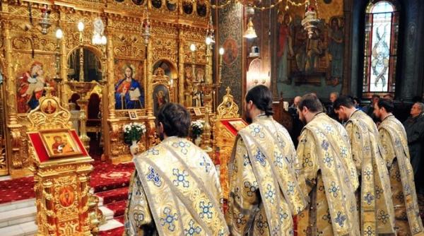 programul slujbelor de craciun si anul nou in catedrala patriarhala