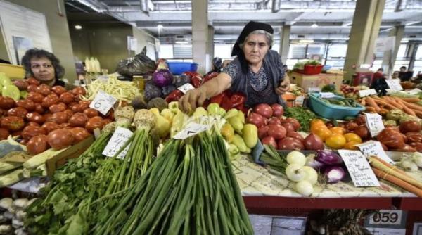 scriitor in piata drumul taberei toate preturile sunt mai mari ca n auchan de exemplu un kilogram de ceapa rosie era 10 lei am constatat ca jumatate dintre ele erau uscate