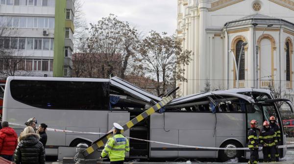accident pasaj unirii soferul grec a spus ce l ar fi incurcat la gps vazuse semnul de inaltime maxima