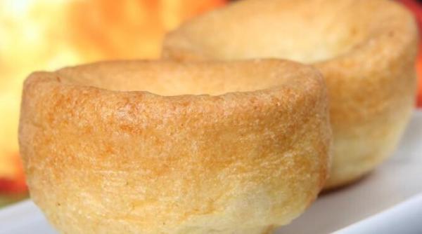 budinci yorkshire pentru masa festiva o reteta englezeasca rapida si usoara cu care iti vei uimi oaspetii