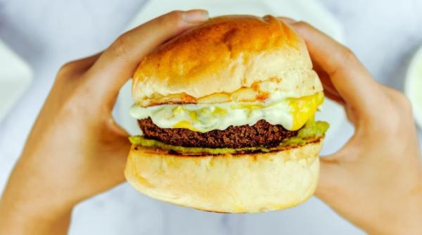 medicul doru negru a desfiintat cura de slabire si a explicat de ce e indicat sa mananci de cinci ori pe zi video