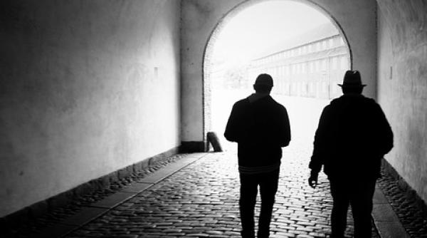 un jurnalist de investigatii a parasit austria de teama ca autoritatile ar putea face un favor fsb care incearca sa l ucida