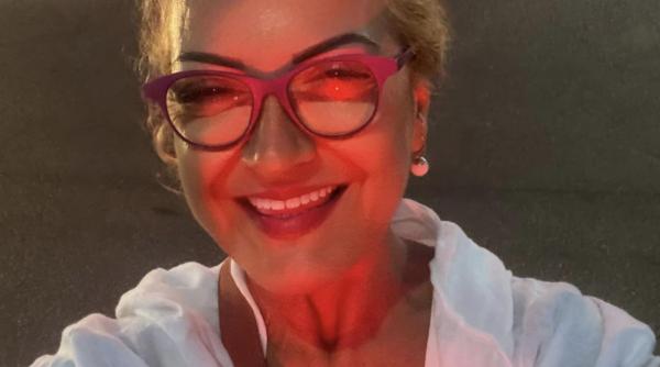 trei ingrediente naturale cea mai ieftina masca pentru scalp mirela vescan priviti cum arata parul dupa ce o folositi imi vine sa imi fac acum masca aceasta video