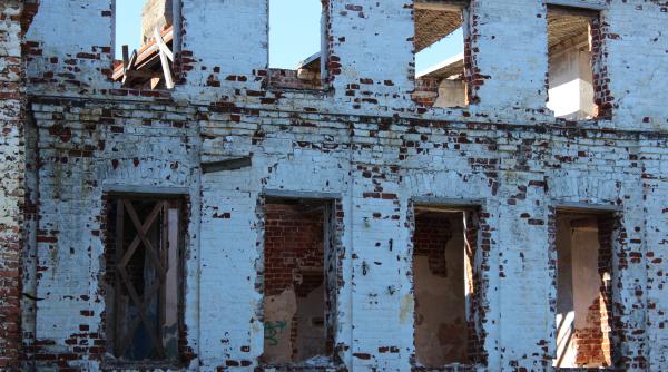 caracal proprietarii care lasa cladirile sa se degradeze vor fi impozitati cu 500prc nu platesc ii executam