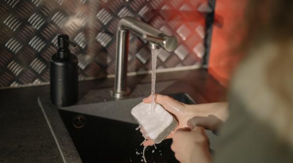 nu arunca niciodata buretii de vase folositi iti vor fi de mare folos