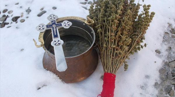 traditii de boboteaza de ce se pazeau fantanile de langa drumuri