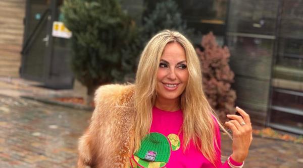 florentina opris 54 ani exercitiu incredibil pentru ten se face dimineata si dureaza cateva secunde video