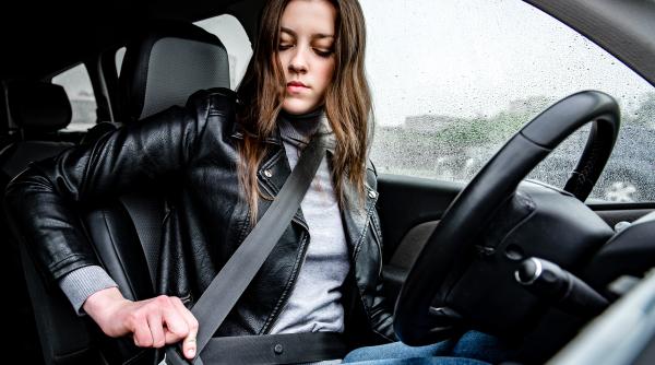 amenda pe care o vor plati romanii in 2023 pentru nepurtarea centurii de siguranta