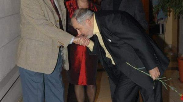 mi a povestit tot ce se putea povesti loreta popa despre o zi memorabila in compania actorului dumitru rucareanu video