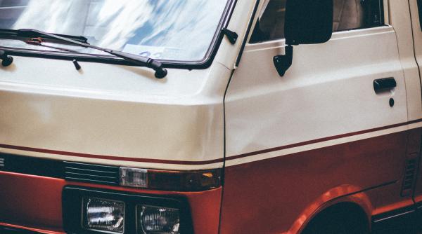 faza zilei de ce s a urcat un grup de suporteri pe o duba pentru a urmari oxford united arsenal in cupa angliei foto video