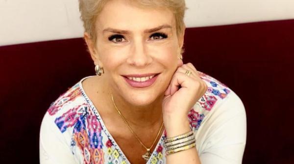 teo trandafir despre prima dragoste ne am pupat o singura data si am crezut ca murim amandoi