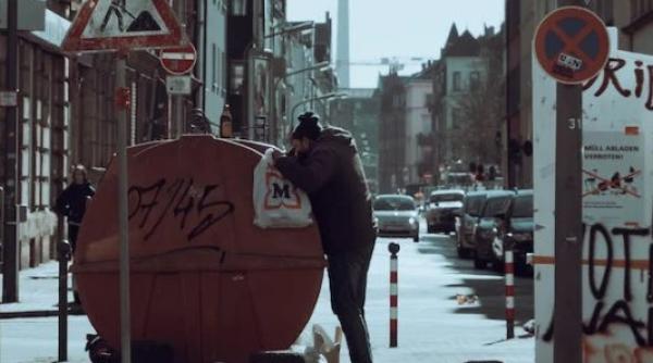 propunere pentru eliminarea risipei alimentare legalizarea cautarii alimentelor in tomberoane