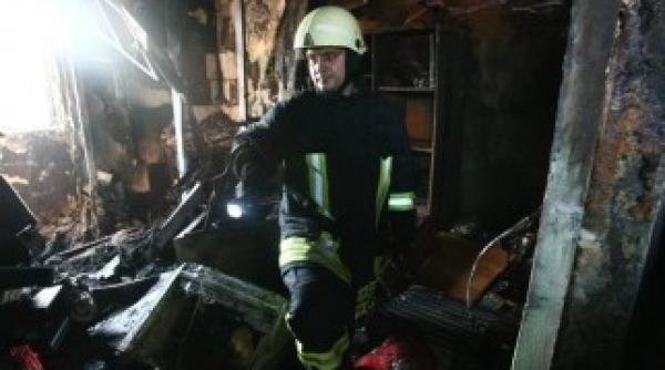 explozie intr un bloc locatarii evacuati noaptea trecuta buteliile au fost scoase intacte