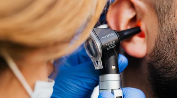 otita iata cele mai bune remedii naturiste impotriva durerilor de urechi