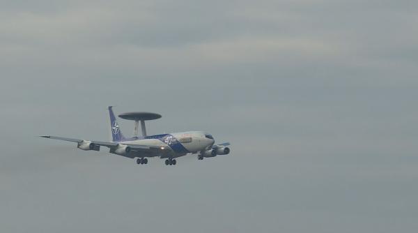 avioanele awacs au ajuns in romania seful statului major al apararii armata romaniei contribuie permanent la mentinerea stabilitatii regionale si globale