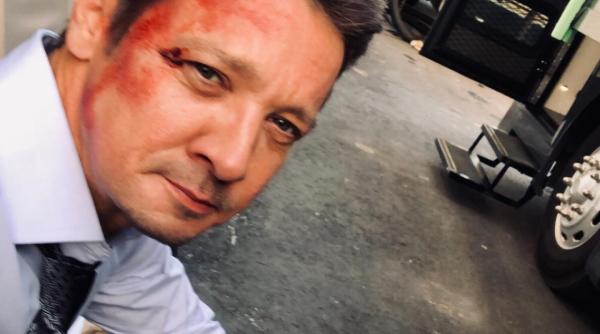 jeremy renner actorul care il joaca pe hawkeye in avengers va avea nevoie de ani de recuperare dupa ce a fost lovit de un plug de zapada
