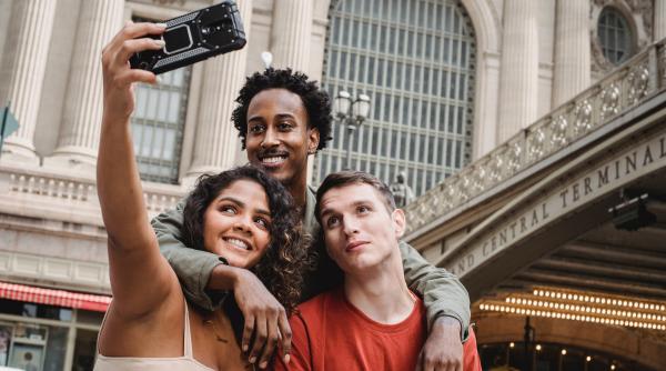 pe ce dau banii tinerii analiza the economist