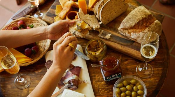 sase alimente pe care ar trebui sa le consumi zilnic fructele care te ajuta sa nu te ingrasi aur pentru sanatate