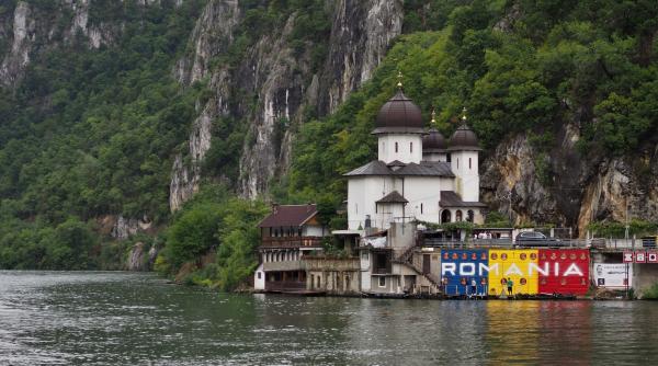 bulgaria si romania vor sa construiasca 2 hidrocentrale pe dunare in 30 de ani au fost deja discutii intre ministrii energiei din cele doua tari