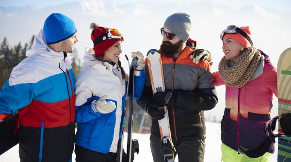 la zapada tarzie multi turisti s arata cornoiu salvamont e un sezon atipic