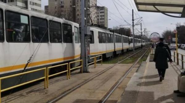 atentie bucuresteni statia de tramvai complex comercial titan suspendata temporar