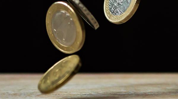 cand se anunta o noua majorare a pensiilor si salariilor caciu in acest moment nu pentru ca nu exista spatiu fiscal