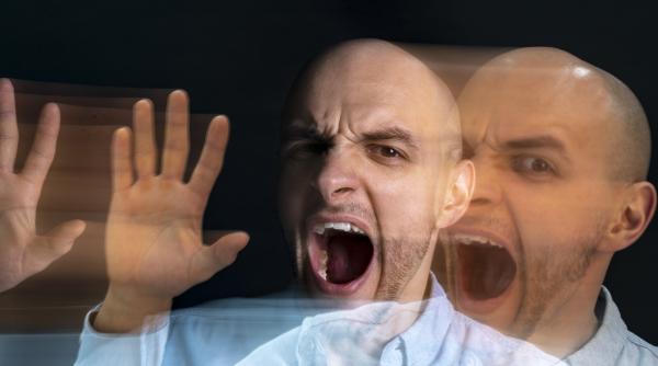 de ce unor oameni le place in mod deosebit sa injure si sa insulte