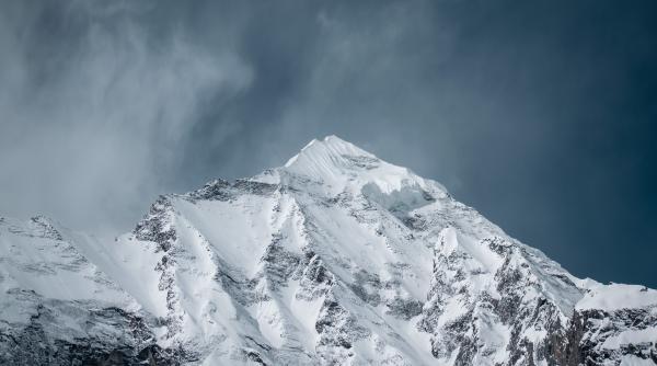 minivacanta in romania salvamontisii avertismente pentru turisti dupa ninsorile din ultimele zile risc crescut de avalansa