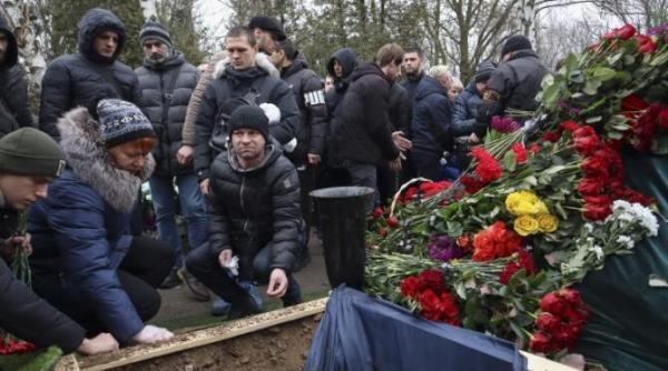 11 luni de razboi 180 000 de soldati rusi si 100 000 de soldati ucraineni morti si raniti 30 000 de civili omorati pana acum norvegia