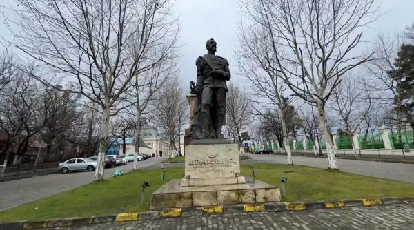 dan negru putina lume mai stie ca domnitorul cuza a avut aceasta idee pe vremea aia insa noi eram vasalii imperiului otoman iar imperiul a aflat si s a opus