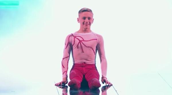 darius mabda castigatorul romanii au talent in 2022 a impresionat juriul america s got talent juratii l au asemanat cu nadia comaneci