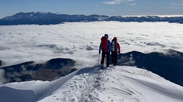 imagini de vis in piatra craiului surprinse de cativa muntomani o mare de nori a acoperit romania video foto
