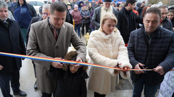 corneliu stefan in potlogi la inaugurarea unei institutii culturale