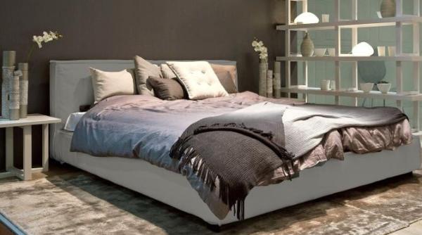 cum aranjezi pernele pe pat ca un designer de interior