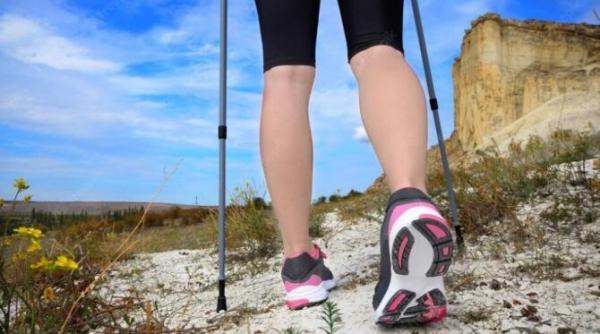 sapte motive ca sa mergi pe jos iata beneficiile celebrilor 10 000 de pasi facuti zilnic