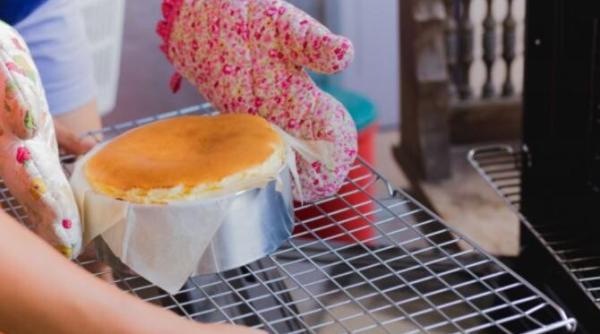 chec cu apa moale si pufos ai nevoie de doar doua ingrediente