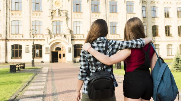 viata studenteasca dupa brexit numarul tinerilor inscrisi la universitati britanice s a redus la mai putin de jumatate