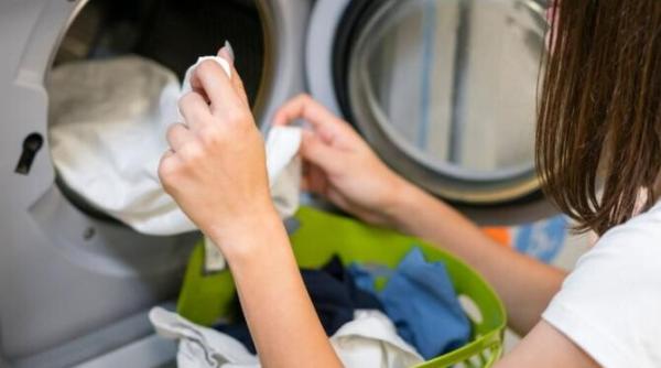 indeparteaza calcarul din masina de spalat cu un ingredient comun