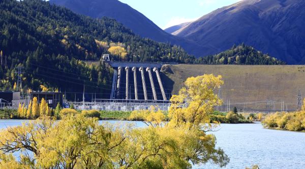 mostenirea lui ceausescu hidrocentralele de pe dunare lasata uitarii lucian georgescu la noi toate apele sunt in zone protejate se pot crea ecosisteme proiectul exista dar trebuie finantat