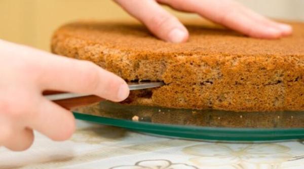 pandispan la tigaie desertul care ramane foarte moale si delicios chiar si zece zile