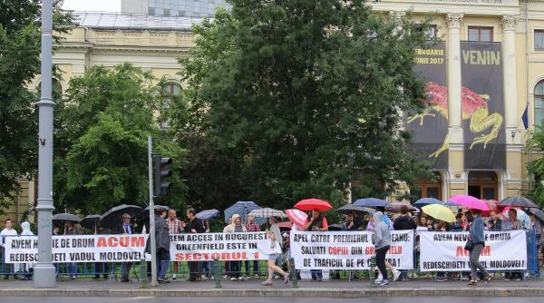 bucurestenii din greenfield protesteaza la primaria capitalei video