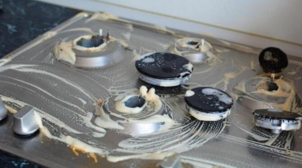 aragazul si cuptorul vor fi curate in 15 minute un remediu eficient dezvaluit de gospodinele istete