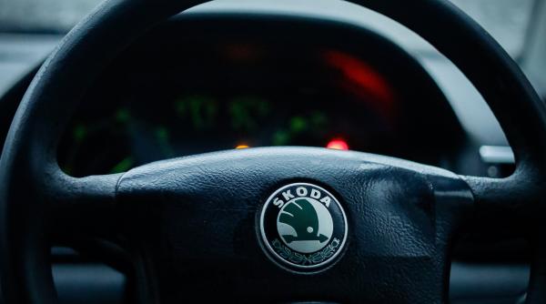 skoda reduce productia din cauza crizei de microcipuri