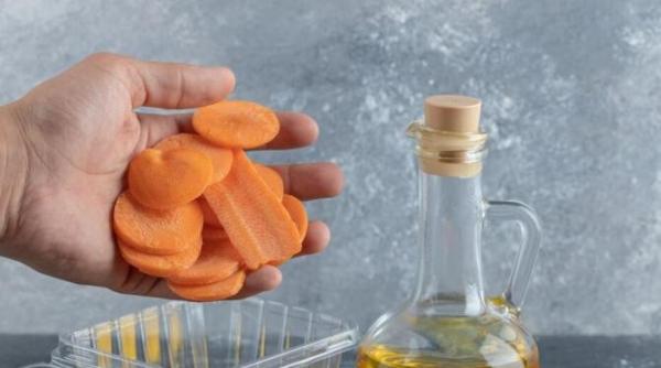 uleiul din seminte de morcov util pentru frumusete si sanatate iata cum trebuie sa l folosesti