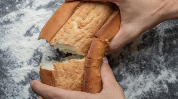 un mod incredibil de a refolosi painea prepara un desert fabulos cu prune si banane